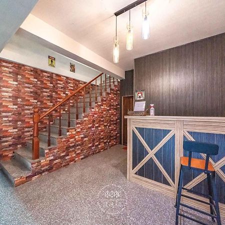 羅東夜市 工業loft旅宿 Loft House Luodong Exterior photo