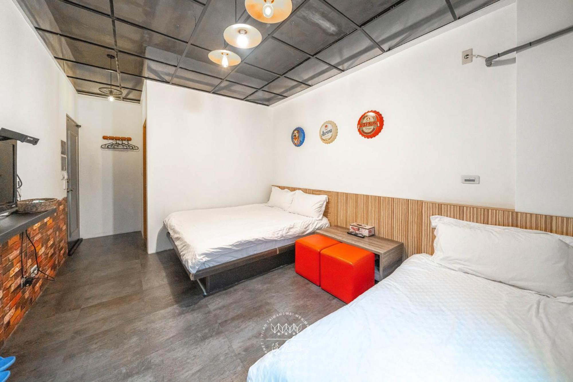 羅東夜市 工業loft旅宿 Loft House Luodong Exterior photo