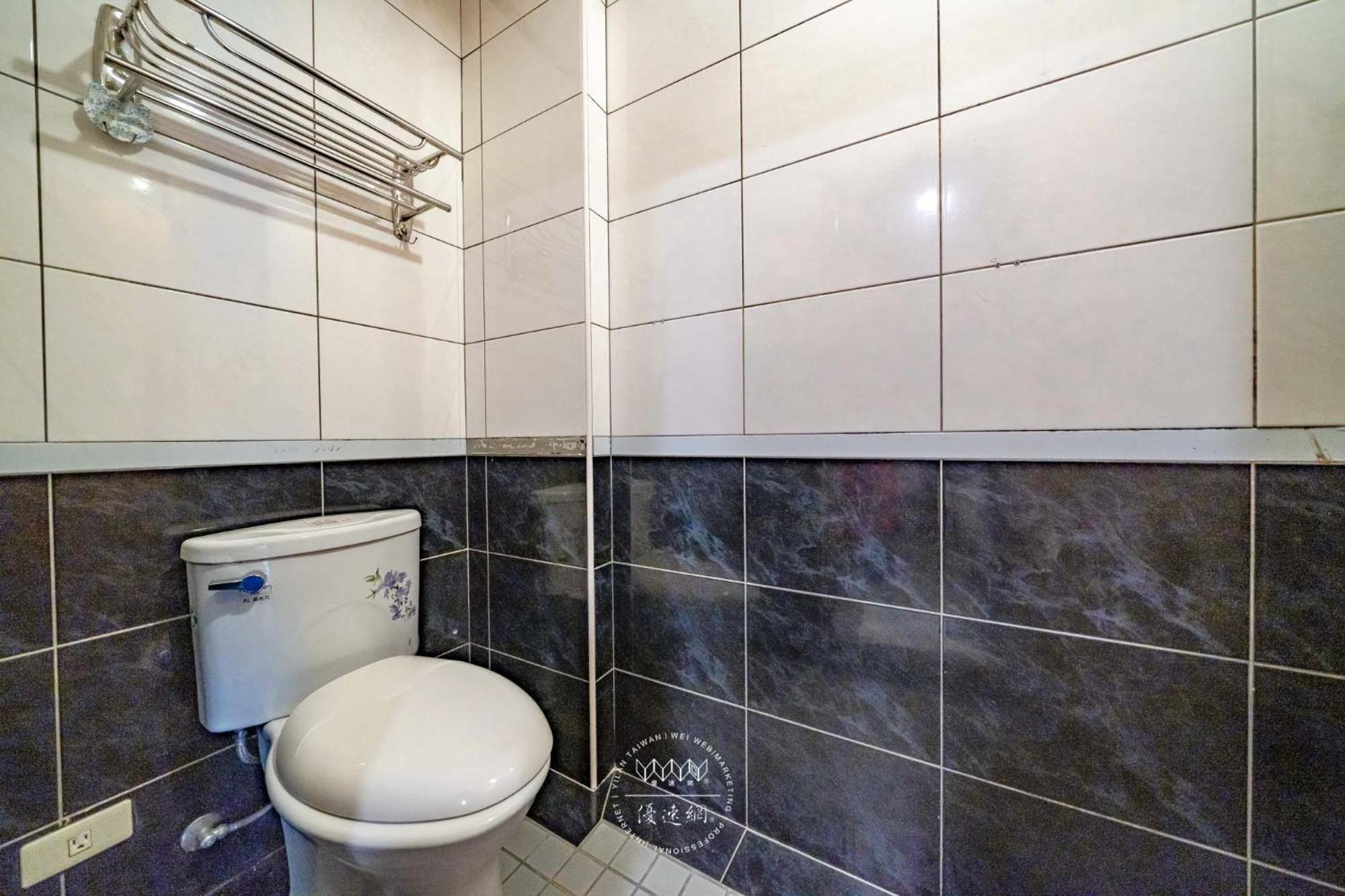 羅東夜市 工業loft旅宿 Loft House Luodong Exterior photo