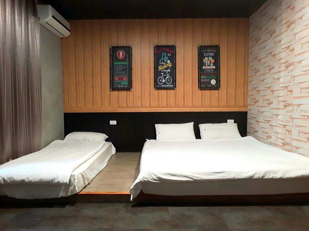 羅東夜市 工業loft旅宿 Loft House Luodong Exterior photo